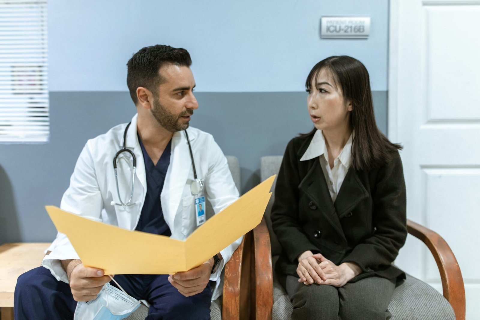 Doctor consulting with patient — SaulykMed Kazakhstan
